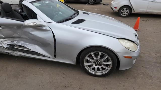 2005 Mercedes-Benz Slk 350 VIN: WDBWK56F15F056187 Lot: 93381945