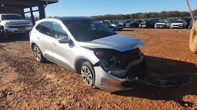 2020 Ford Escape Sel VIN: 1FMCU0H60LUB19489 Lot: 93667125