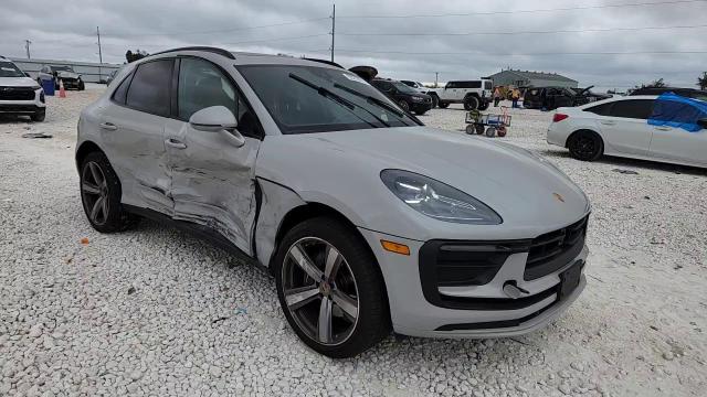 2024 Porsche Macan Base VIN: WP1AA2A57RLB07743 Lot: 93210315