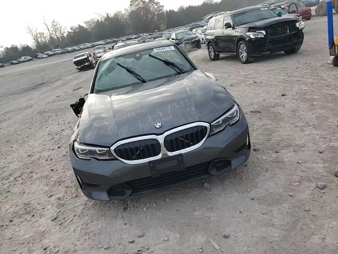 Фото: 3MW5R7J09M8B67663