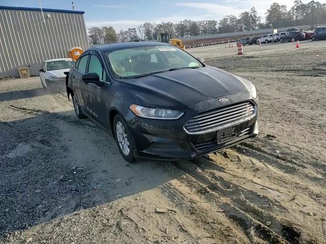 2015 Ford Fusion S VIN: 3FA6P0G74FR293702 Lot: 92578665