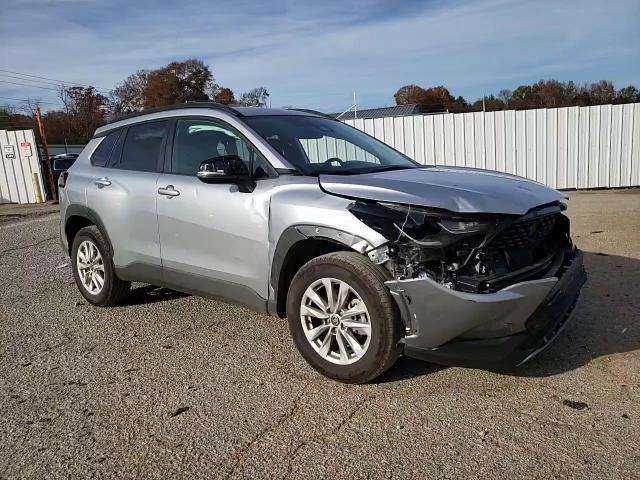 2025 Toyota Corolla Cross Le VIN: 7MUCAABG2SV121984 Lot: 92525805