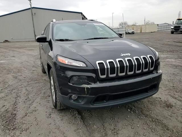 2016 Jeep Cherokee Latitude VIN: 1C4PJMCB9GW332896 Lot: 93780435
