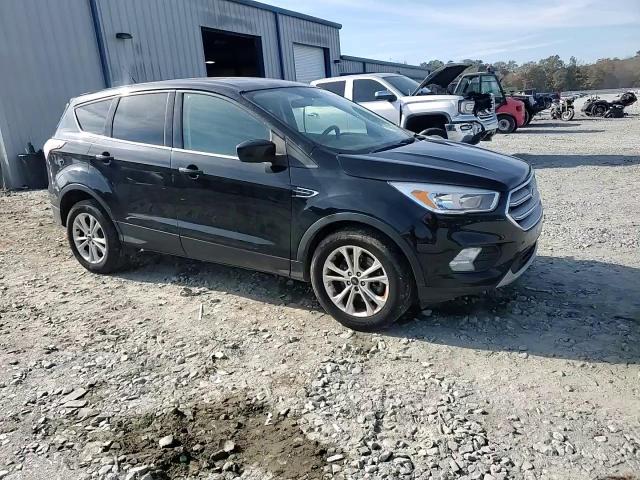 2017 Ford Escape Se VIN: 1FMCU0G96HUA39648 Lot: 93823845