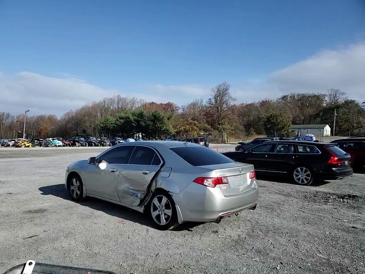 Фото: JH4CU2F62AC019530