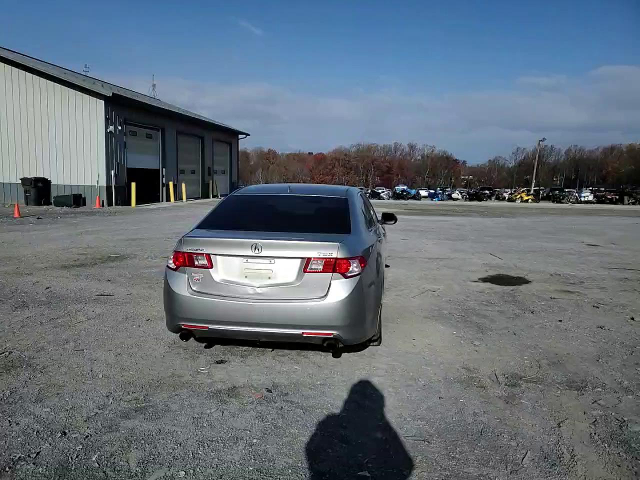 Фото: JH4CU2F62AC019530