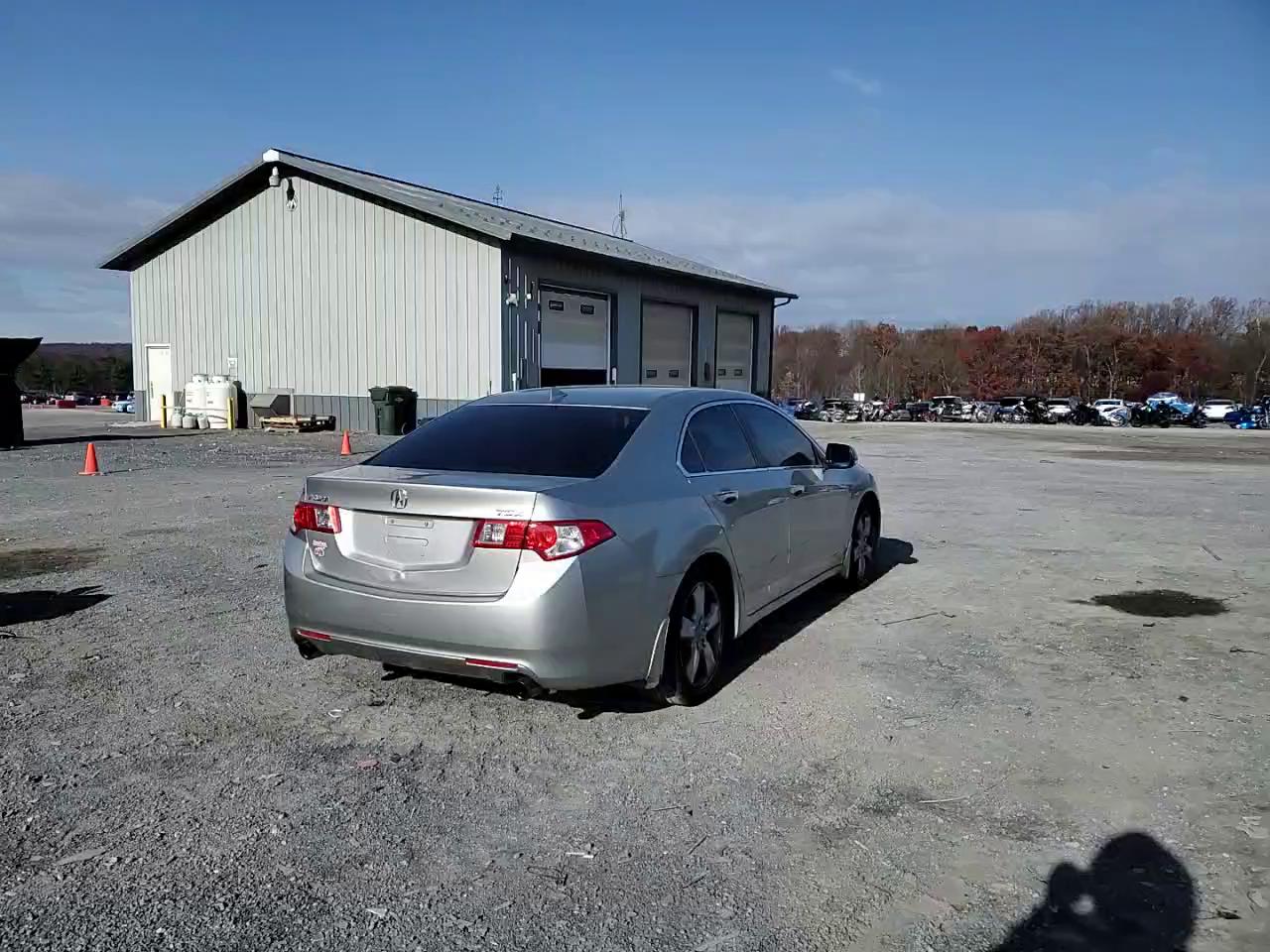 Фото: JH4CU2F62AC019530