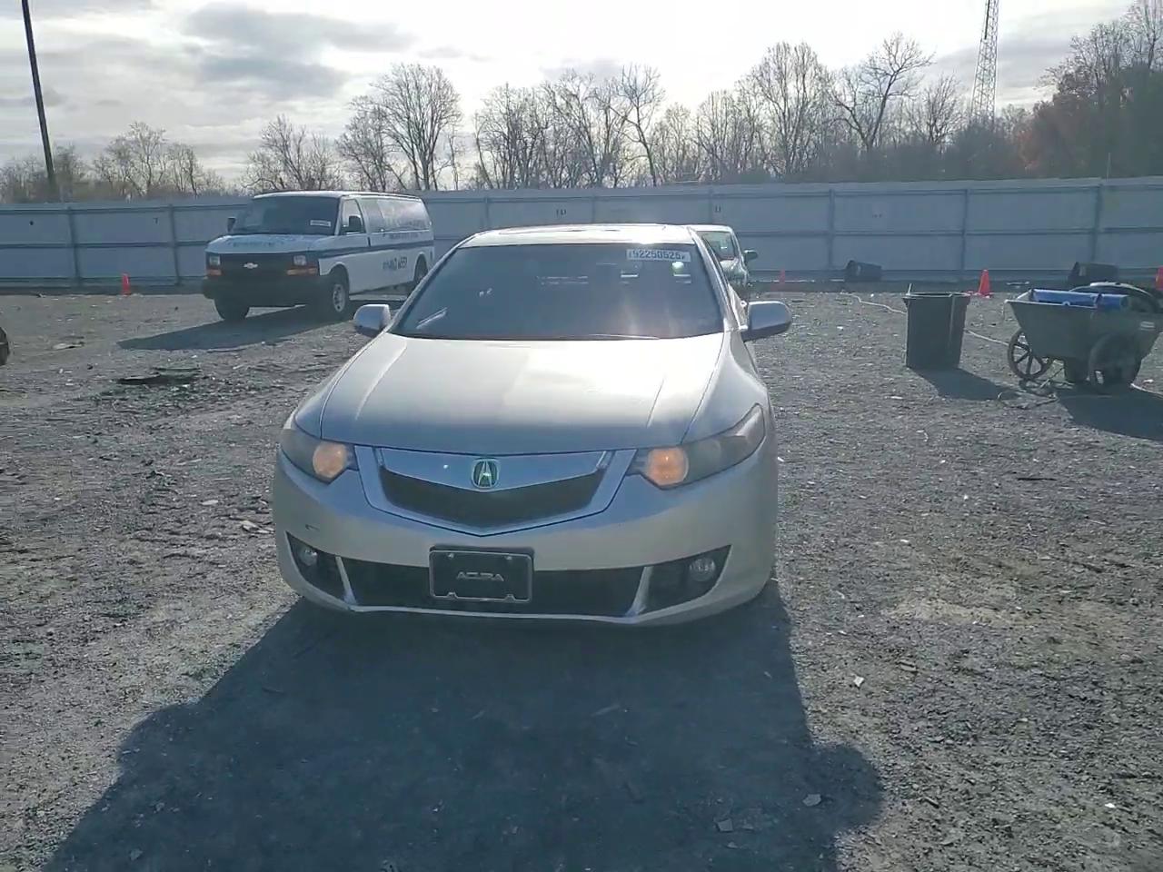 Фото: JH4CU2F62AC019530