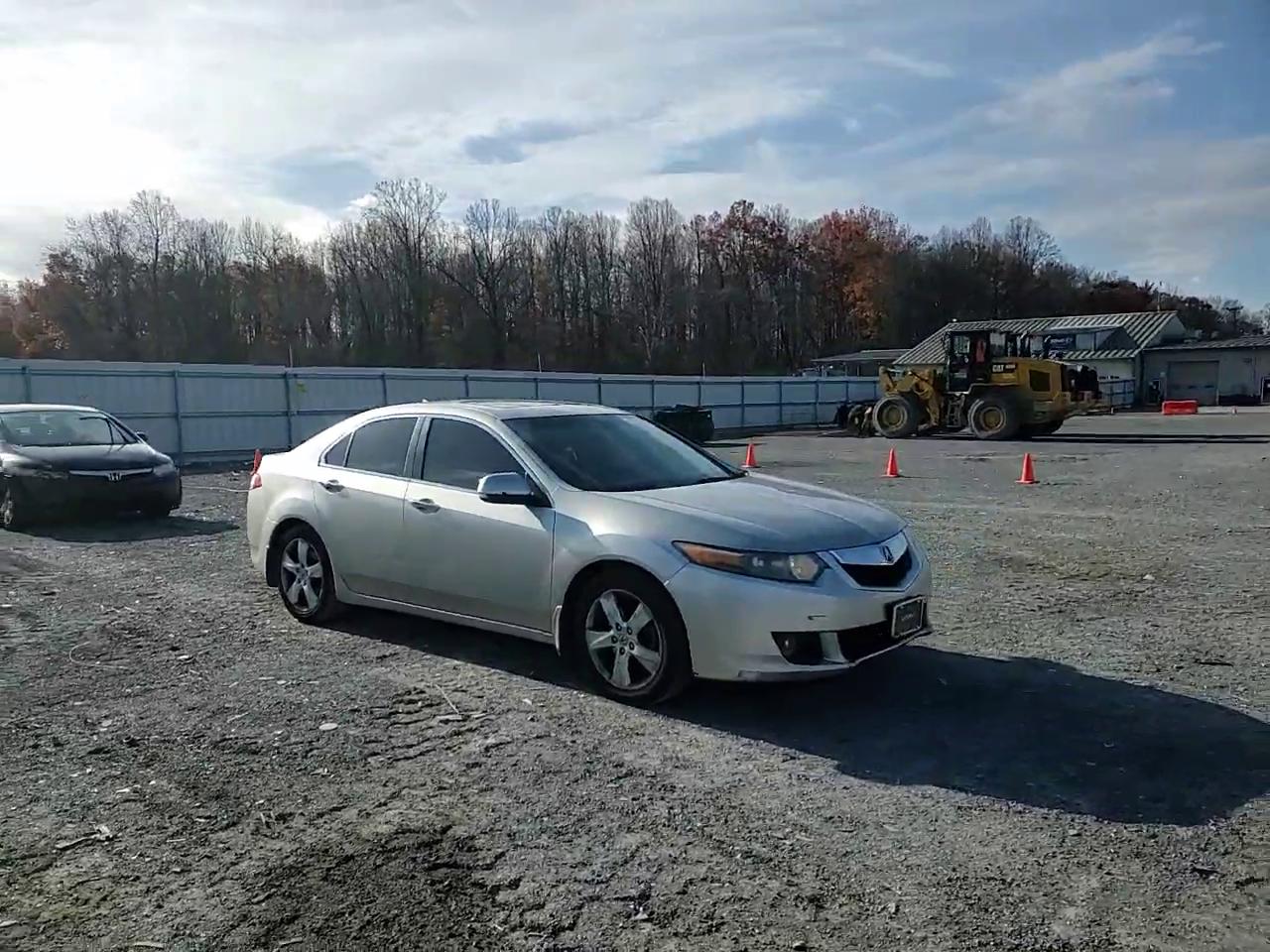 Фото: JH4CU2F62AC019530