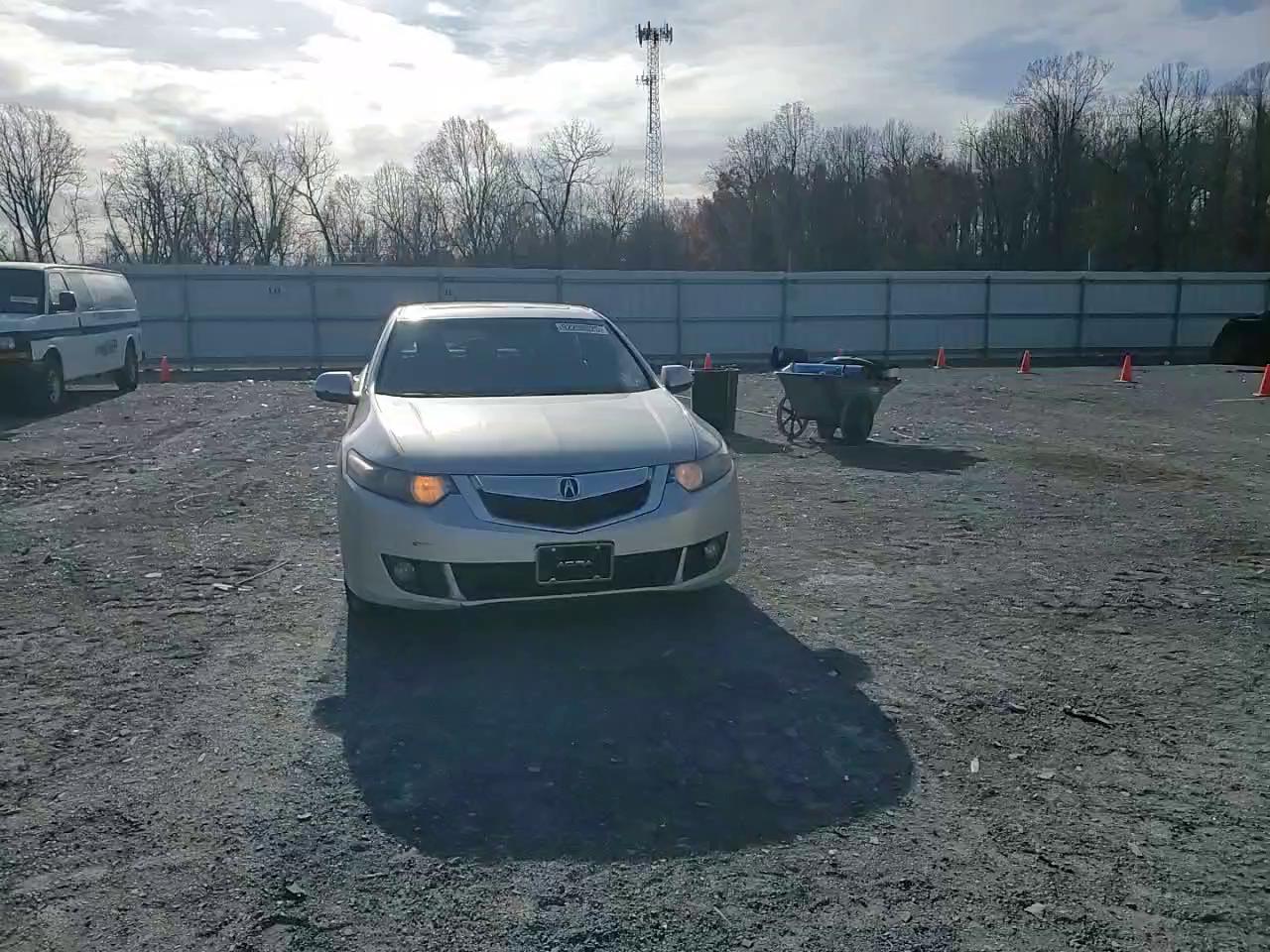 Фото: JH4CU2F62AC019530