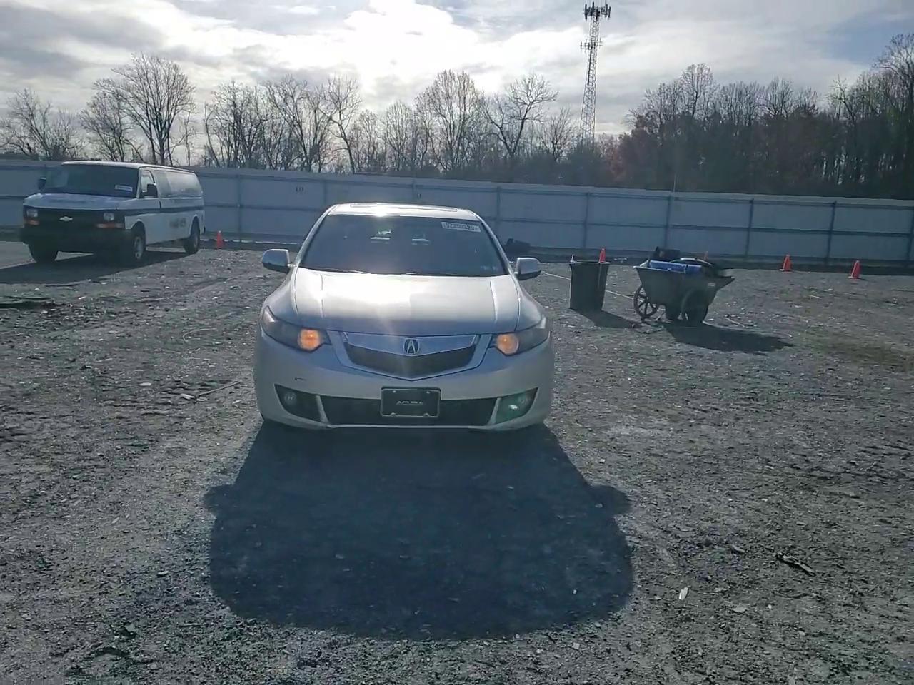 Фото: JH4CU2F62AC019530