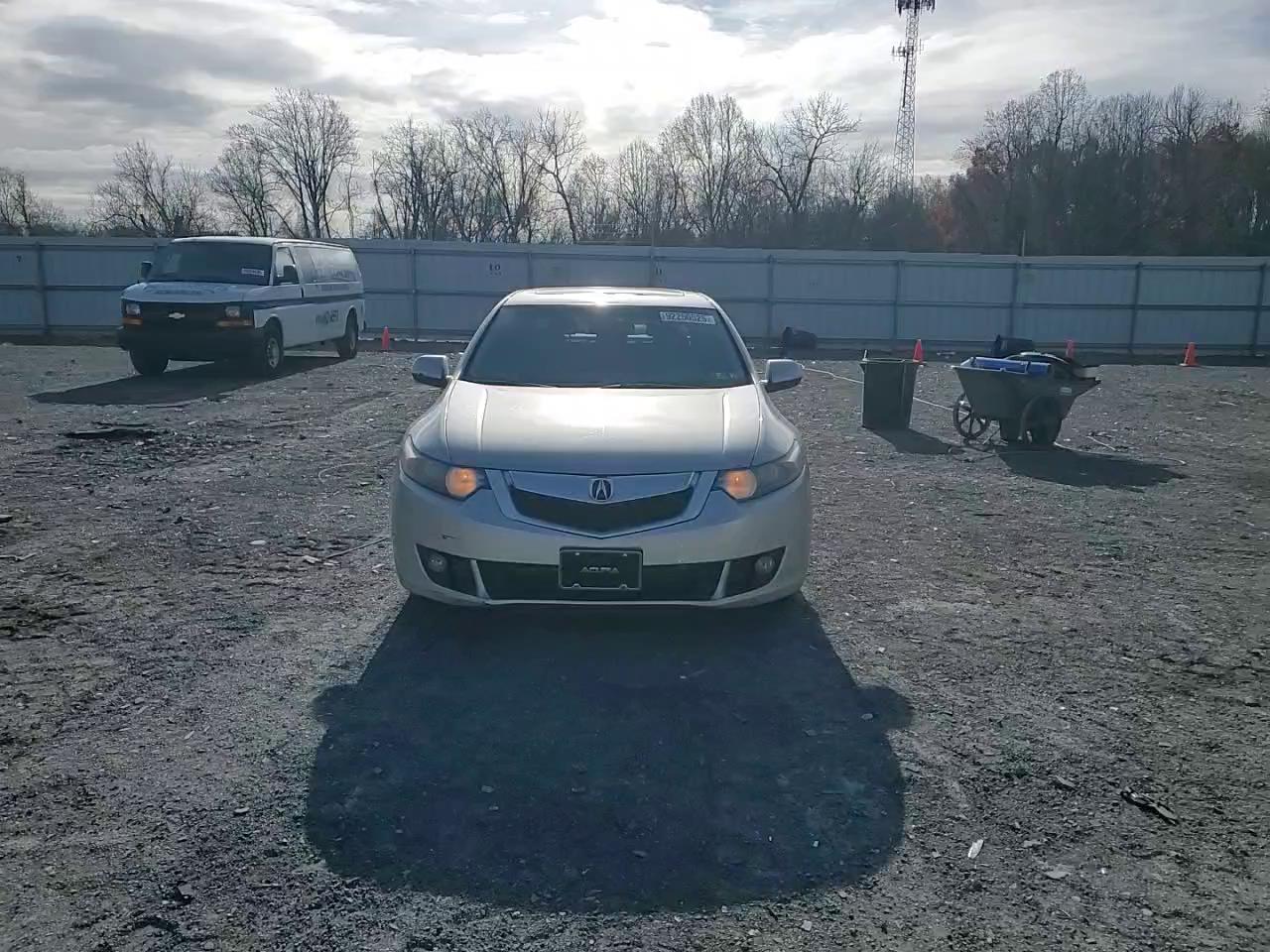 Фото: JH4CU2F62AC019530