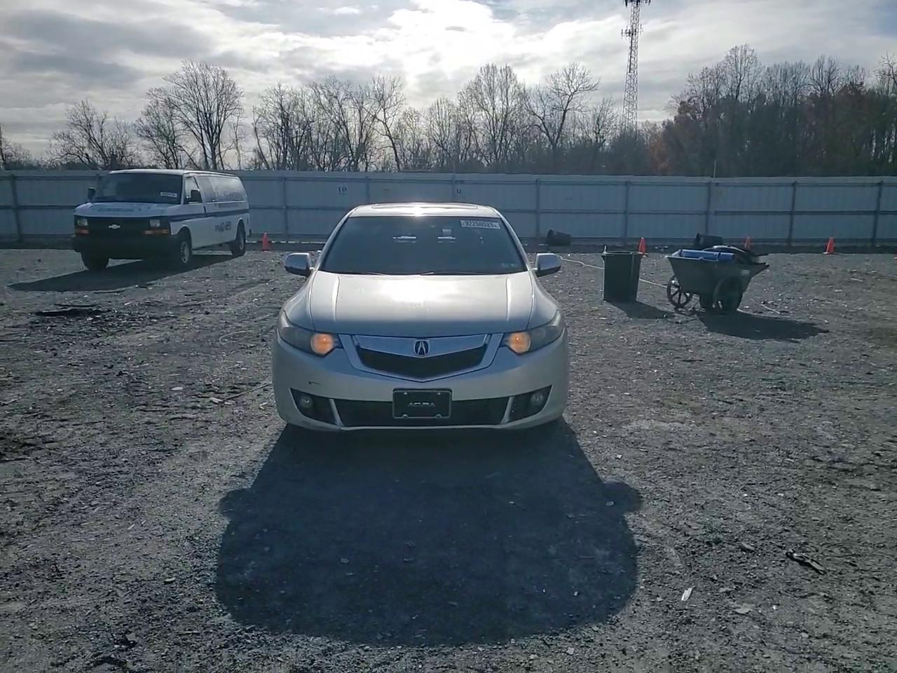 Фото: JH4CU2F62AC019530