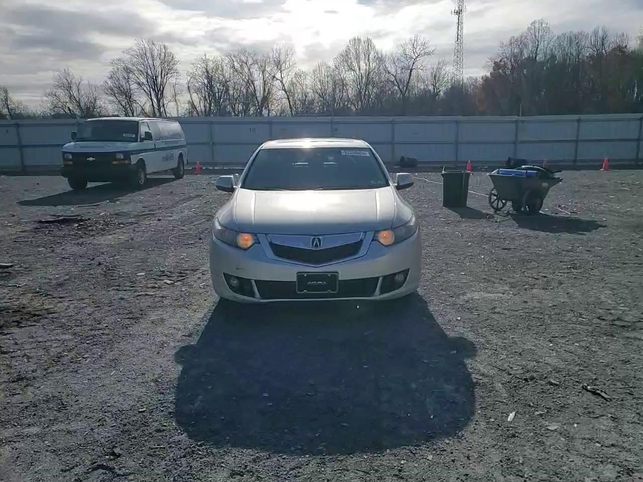 Фото: JH4CU2F62AC019530