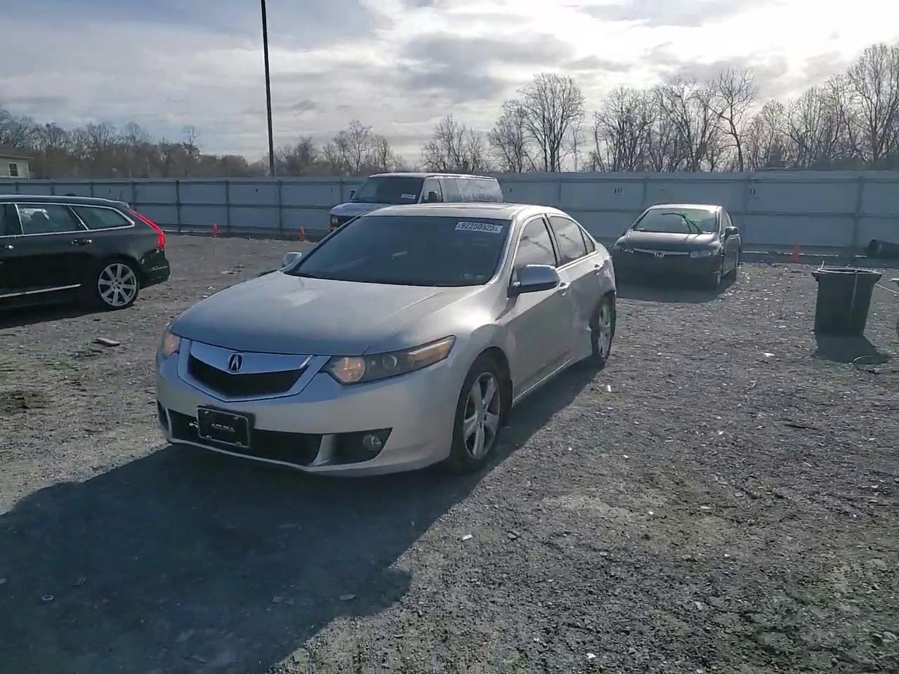 Фото: JH4CU2F62AC019530