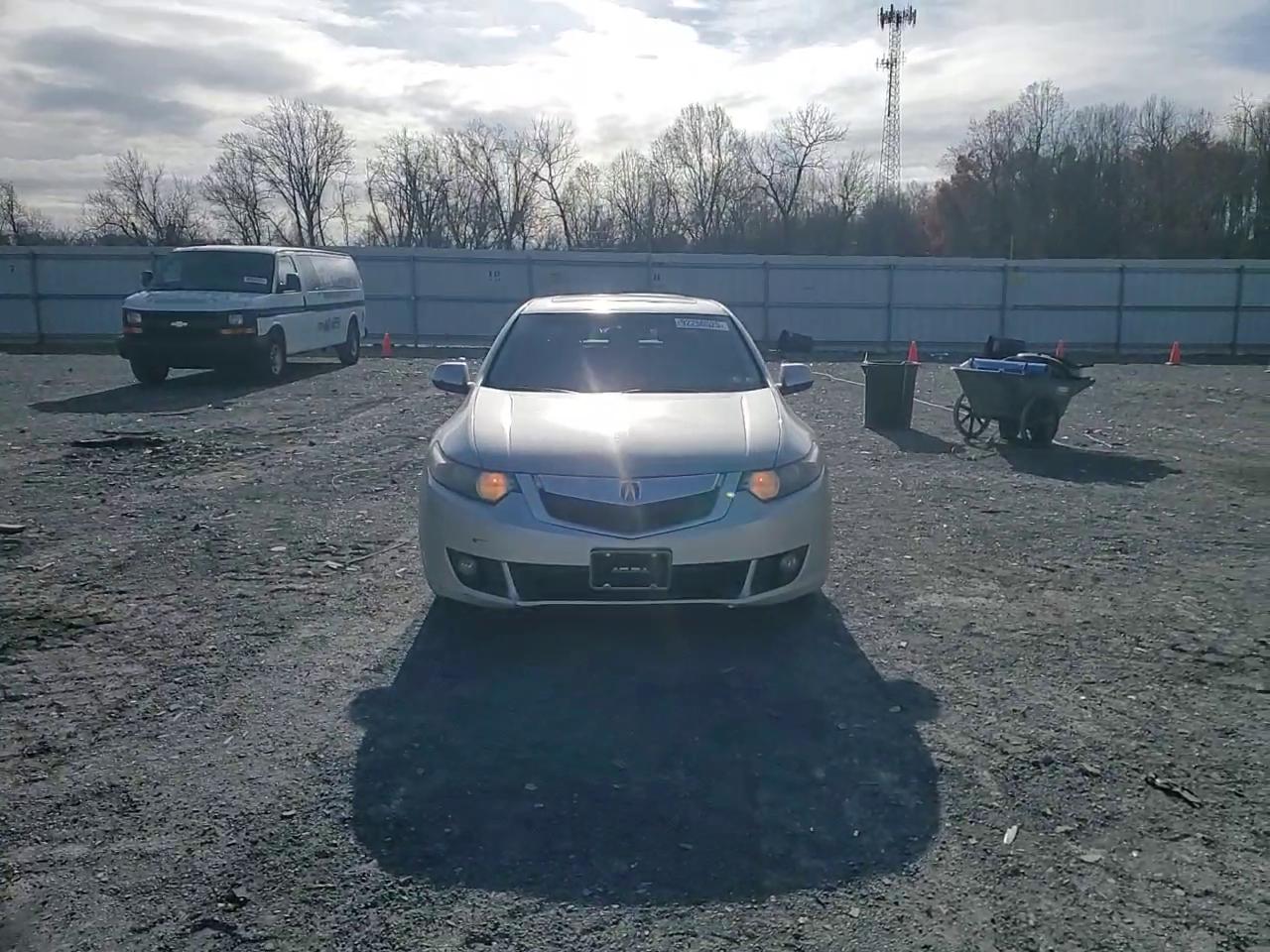 Фото: JH4CU2F62AC019530