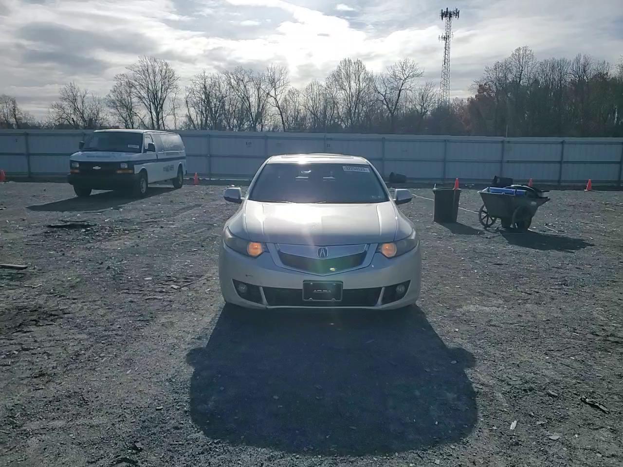 Фото: JH4CU2F62AC019530