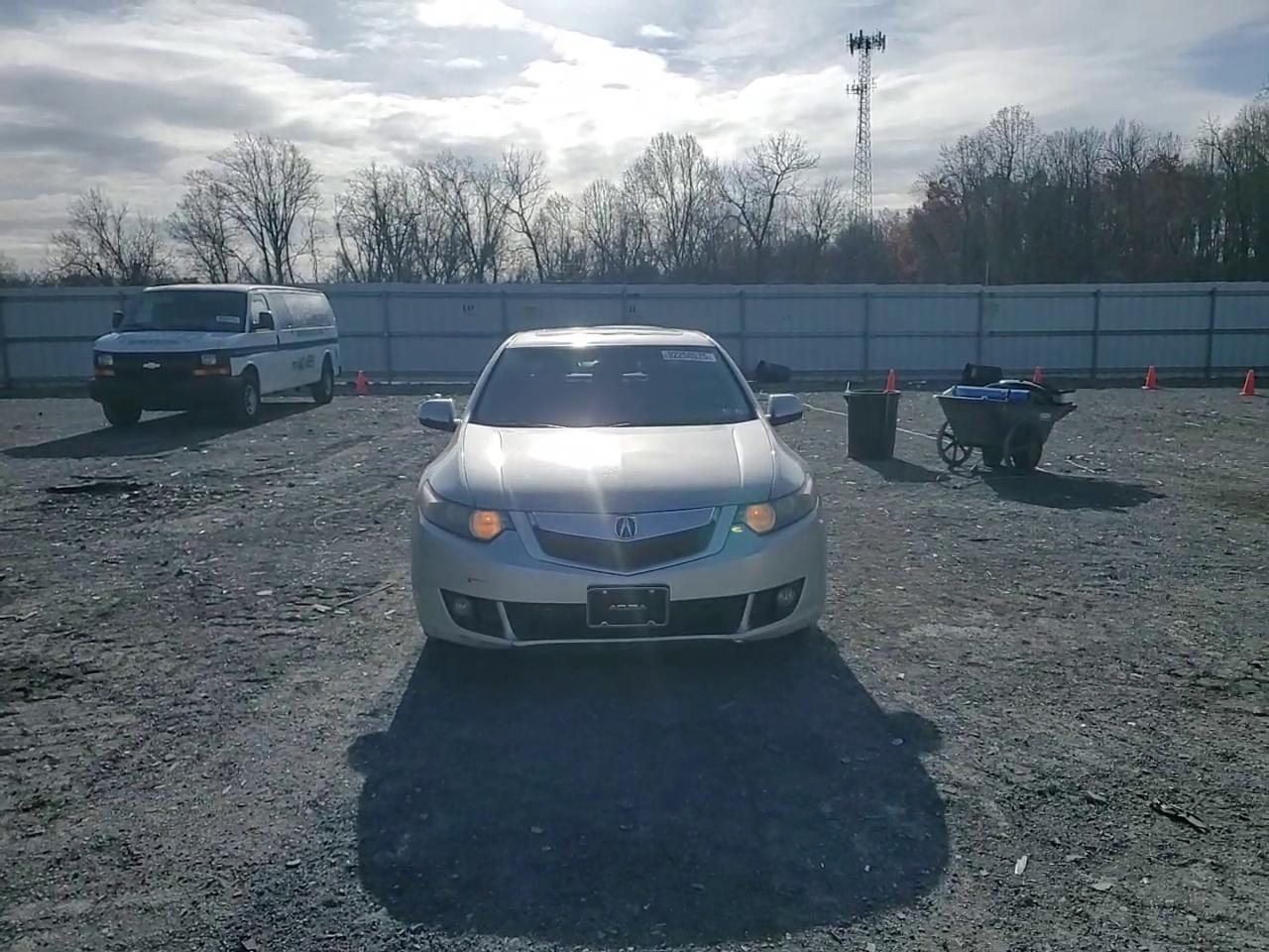 Фото: JH4CU2F62AC019530