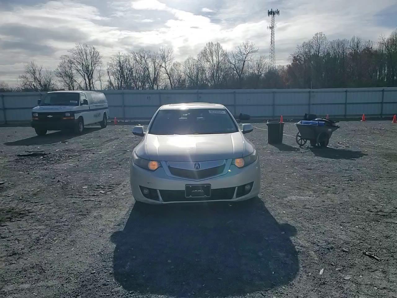 Фото: JH4CU2F62AC019530