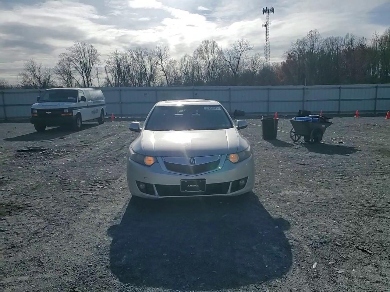 Фото: JH4CU2F62AC019530