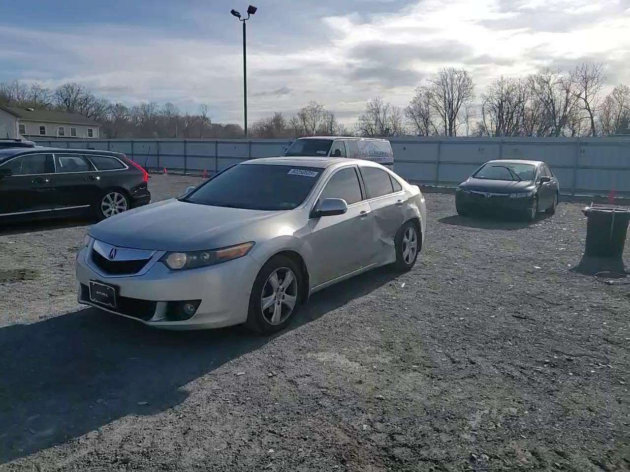 Фото: JH4CU2F62AC019530