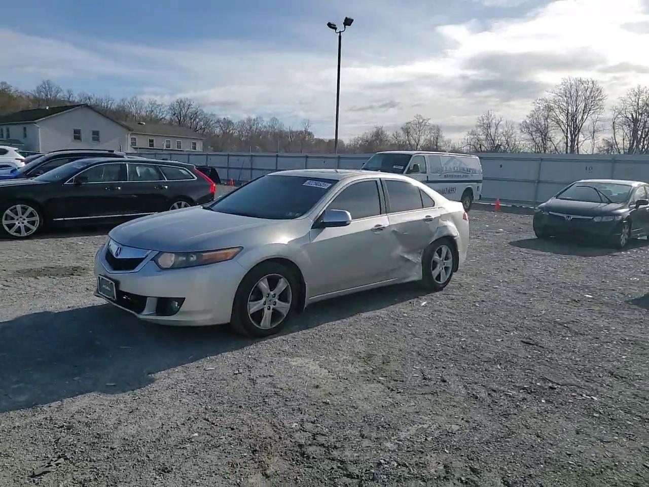 Фото: JH4CU2F62AC019530