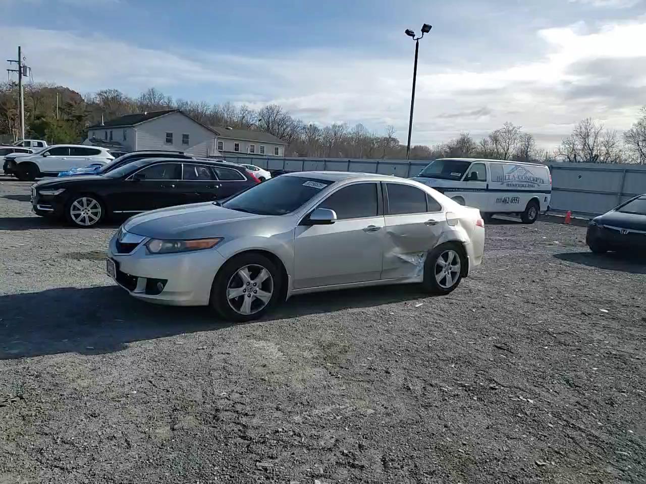 Фото: JH4CU2F62AC019530