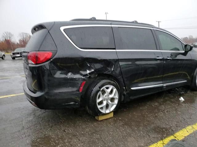 2017 Chrysler Pacifica Touring L VIN: 2C4RC1BG9HR607952 Lot: 91352045