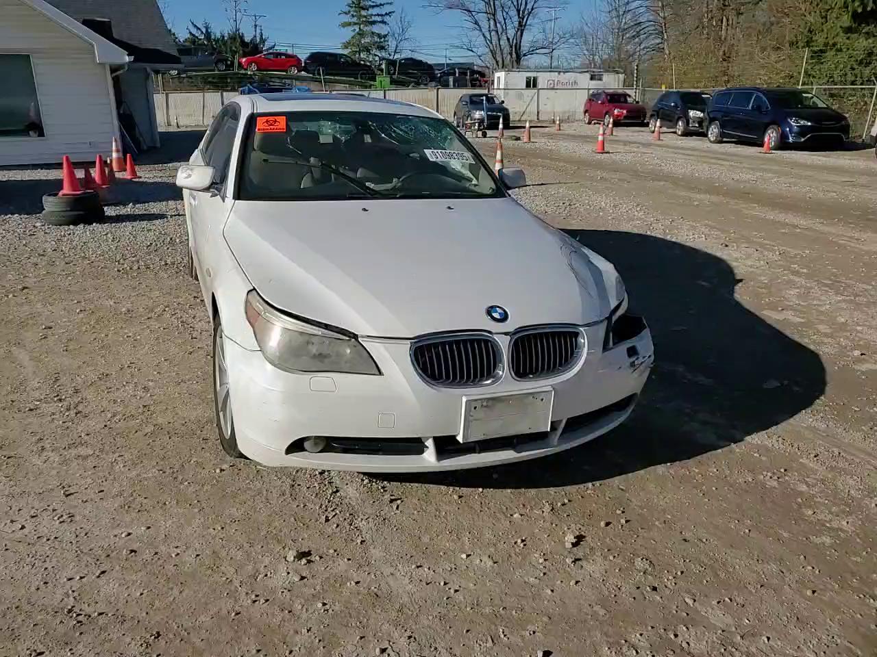 Фото: WBANF735X7CU26367