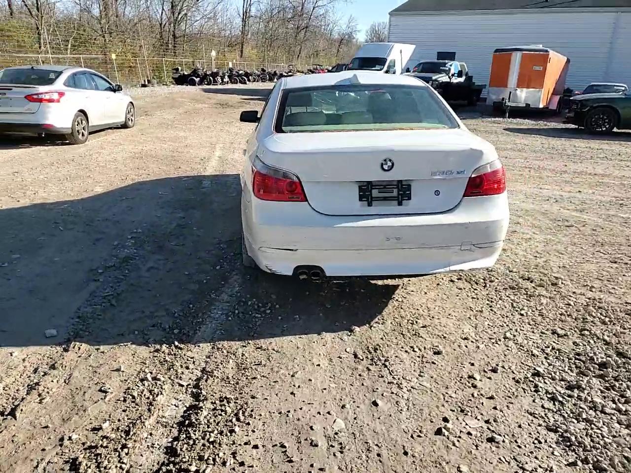 Фото: WBANF735X7CU26367