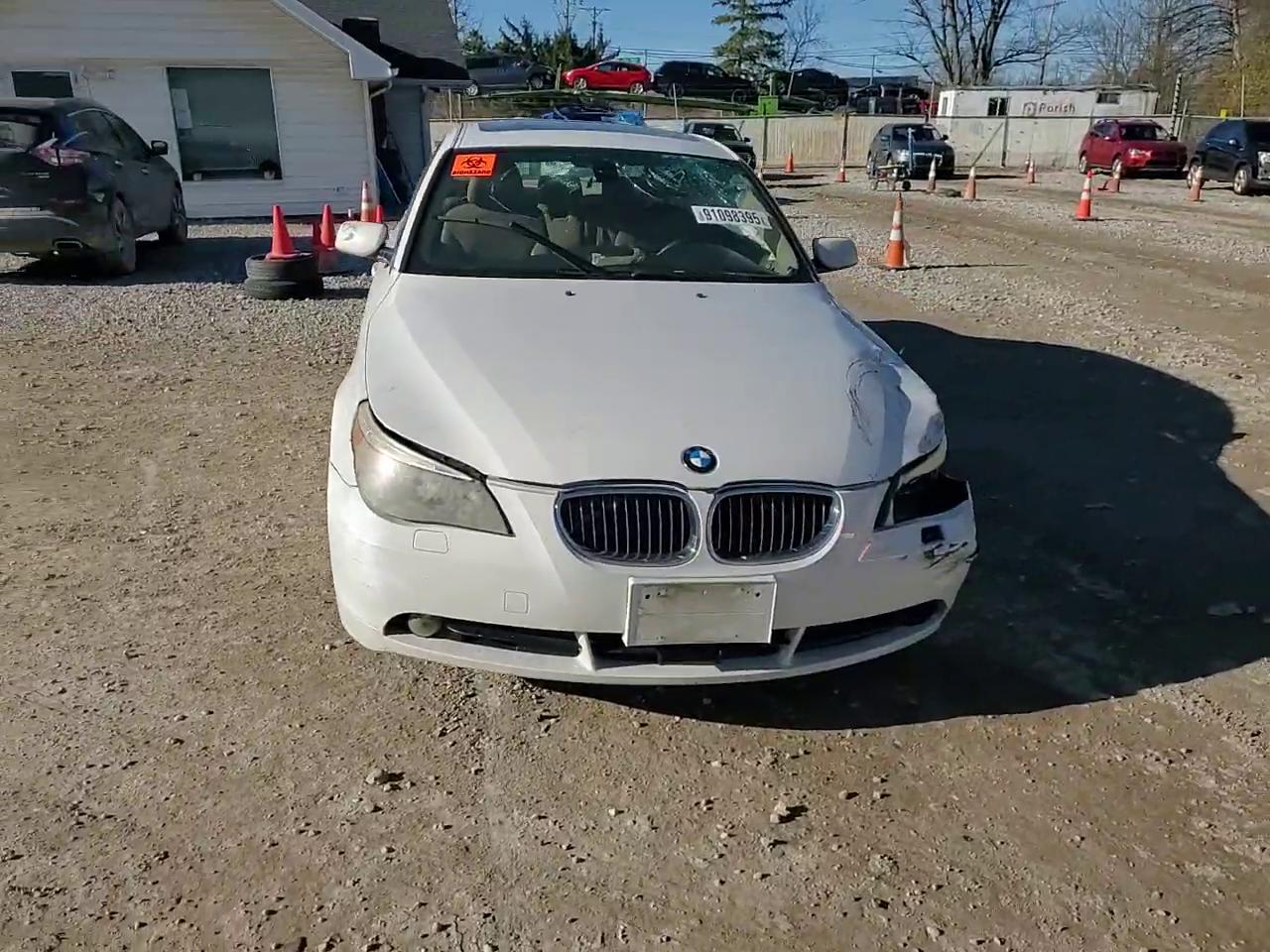 Фото: WBANF735X7CU26367