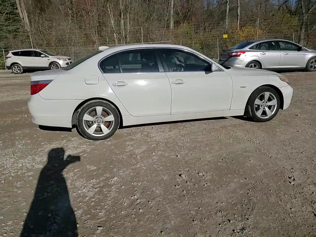 Фото: WBANF735X7CU26367