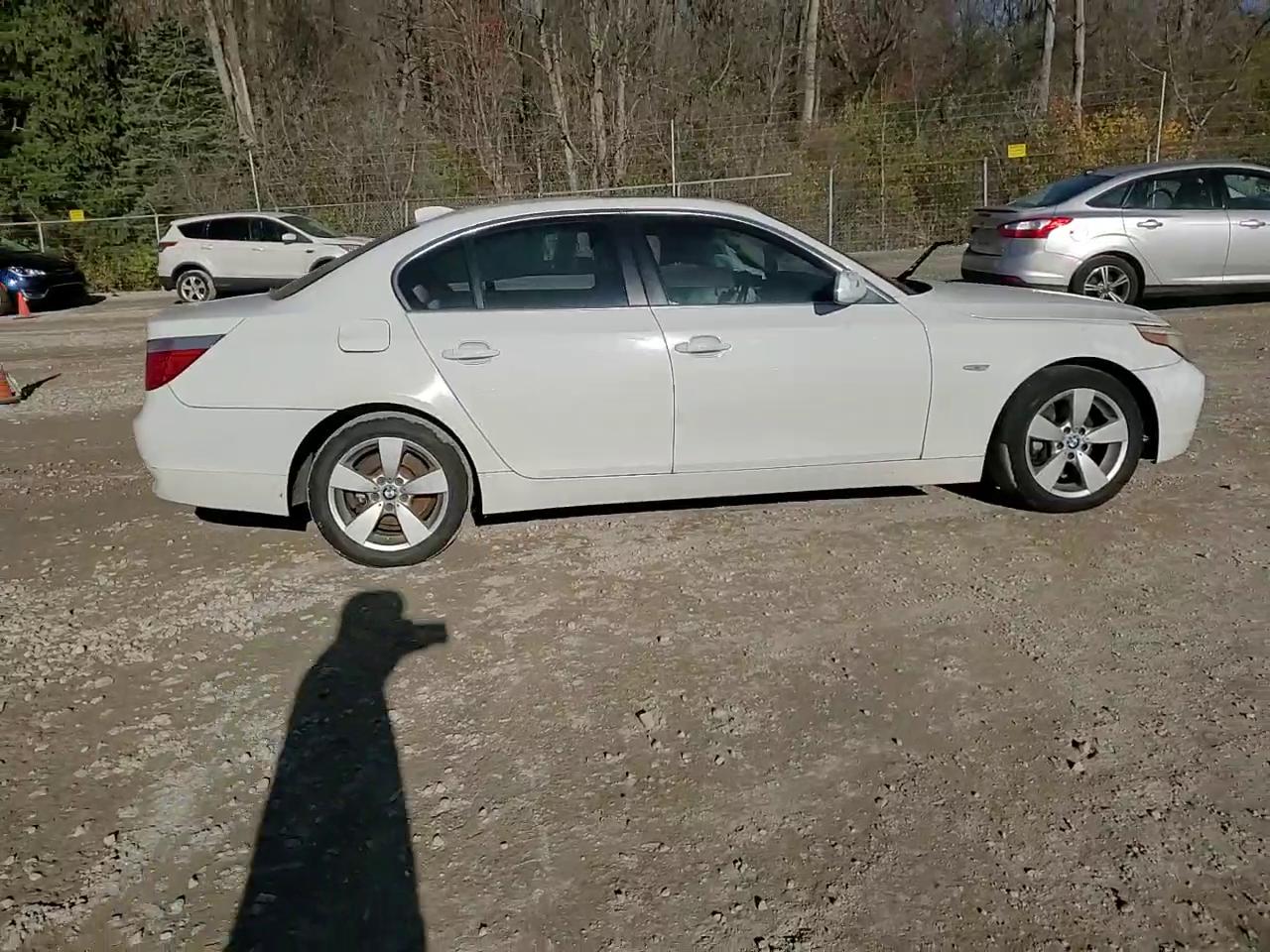 Фото: WBANF735X7CU26367