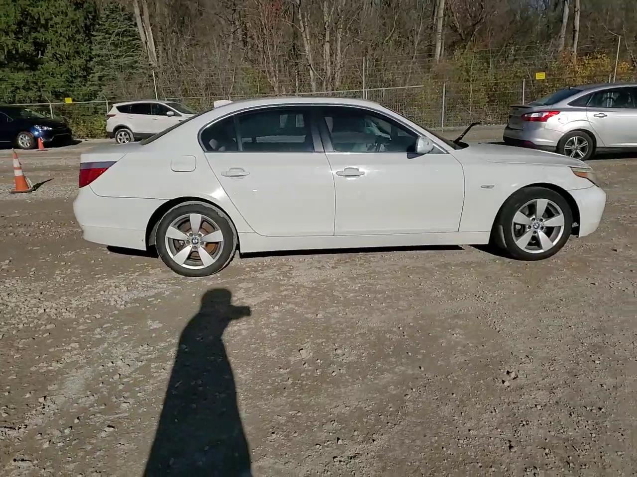 Фото: WBANF735X7CU26367