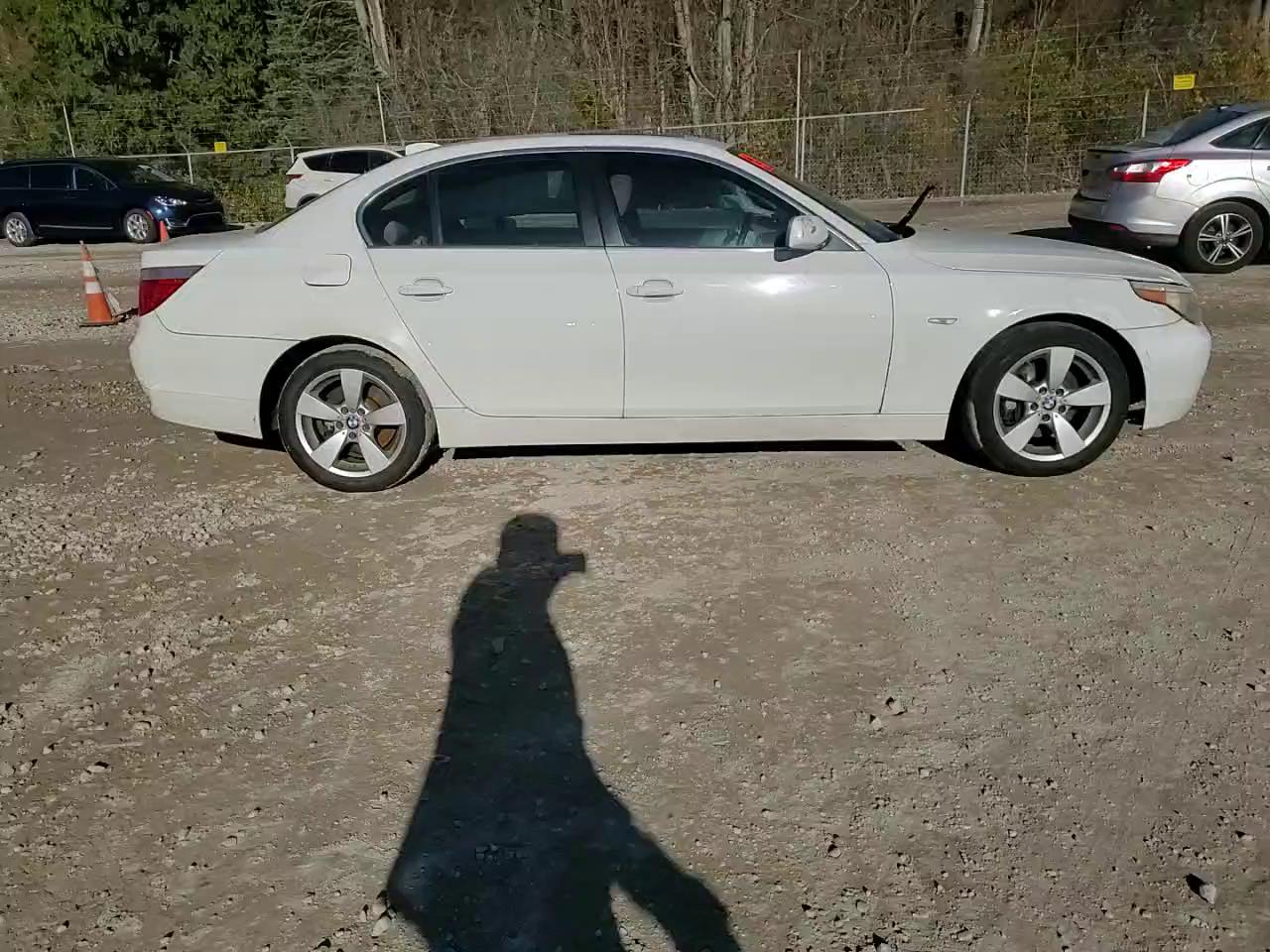 Фото: WBANF735X7CU26367