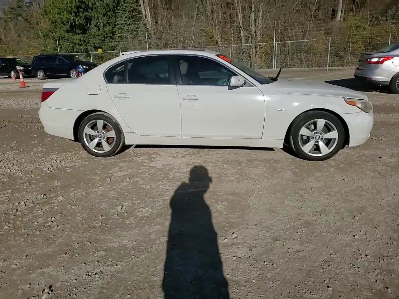 Фото: WBANF735X7CU26367