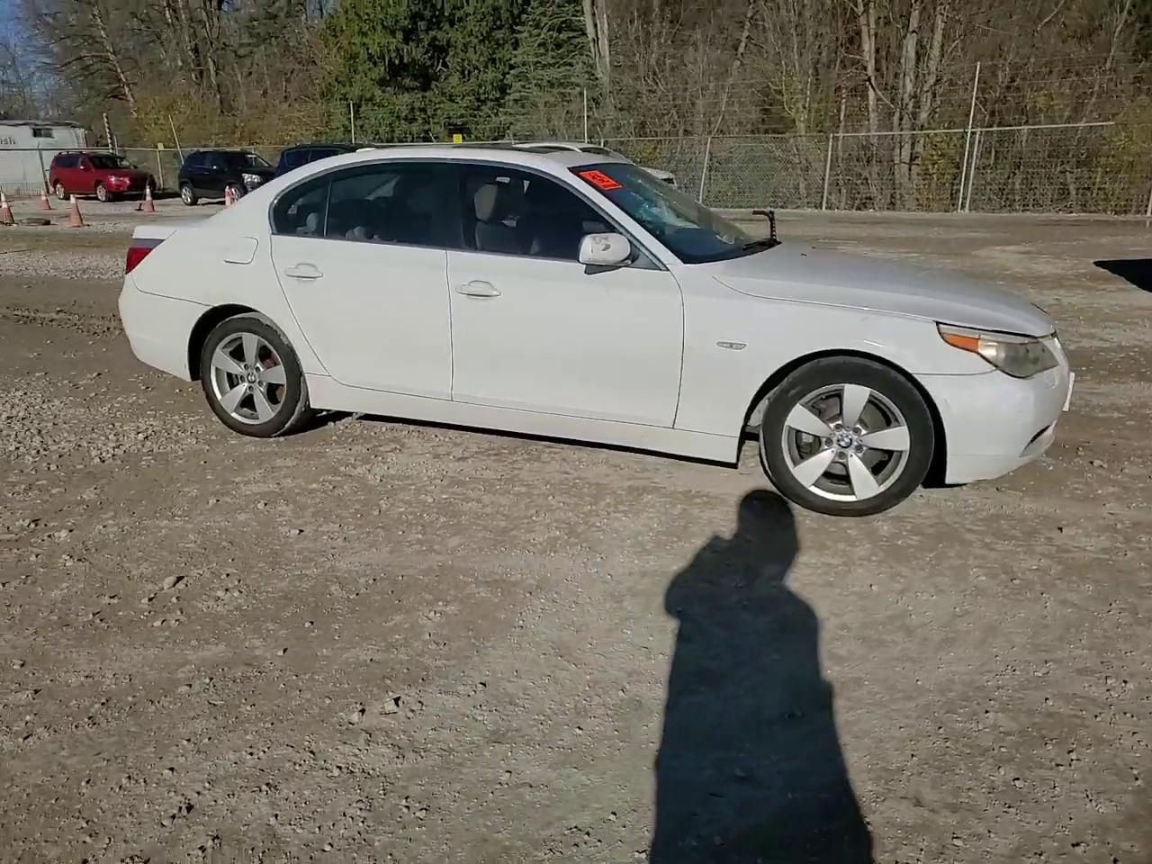 Фото: WBANF735X7CU26367