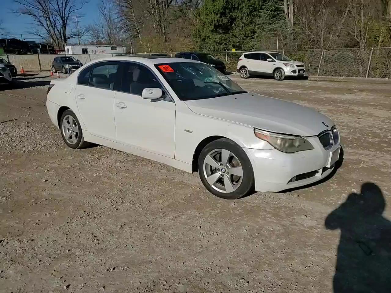 Фото: WBANF735X7CU26367