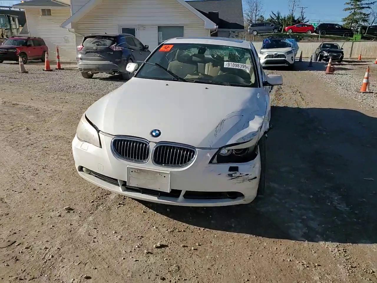 Фото: WBANF735X7CU26367