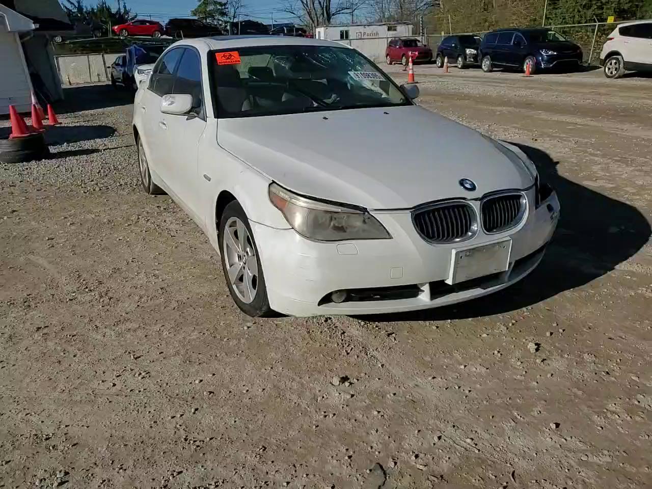 Фото: WBANF735X7CU26367