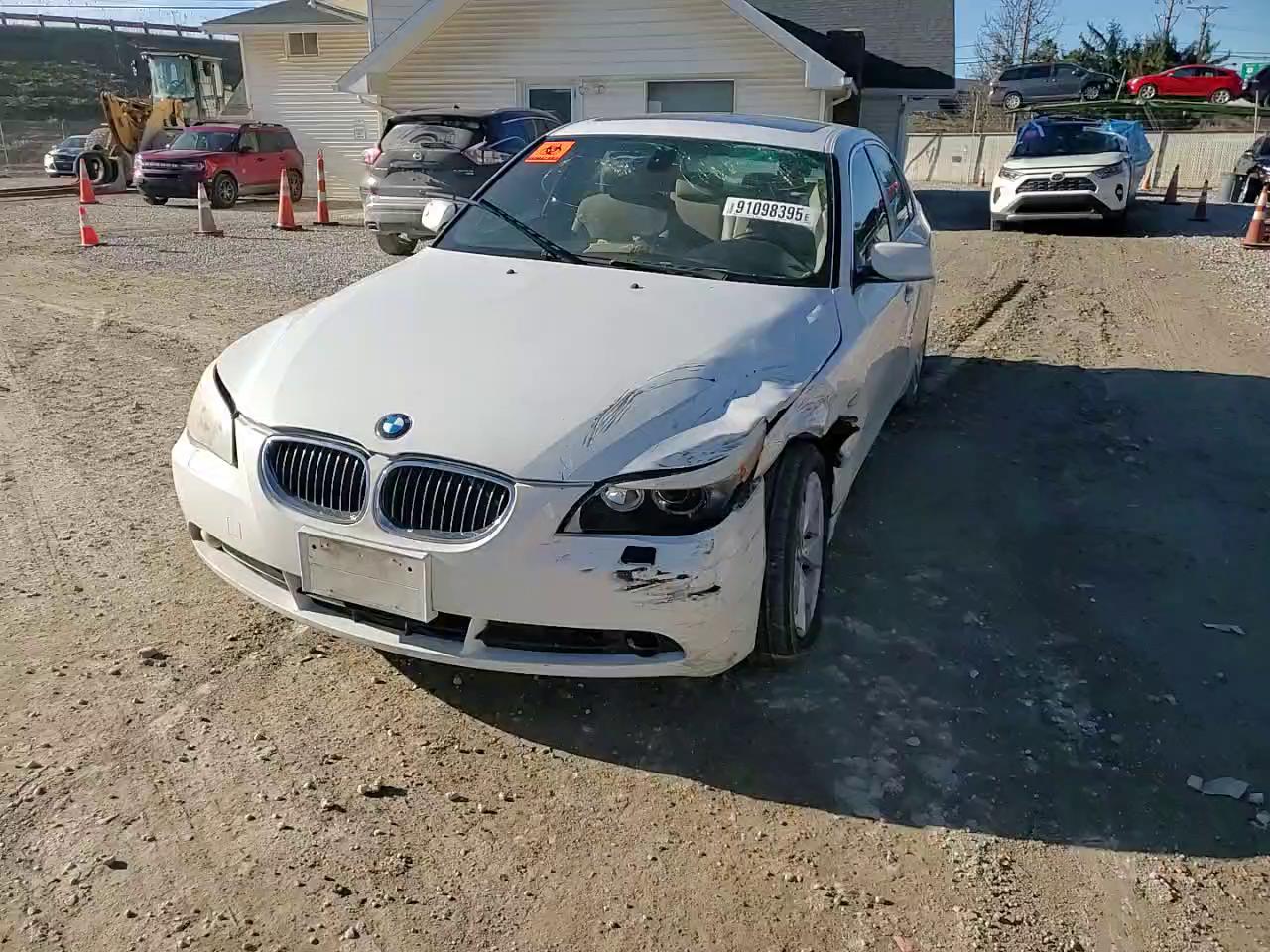 Фото: WBANF735X7CU26367