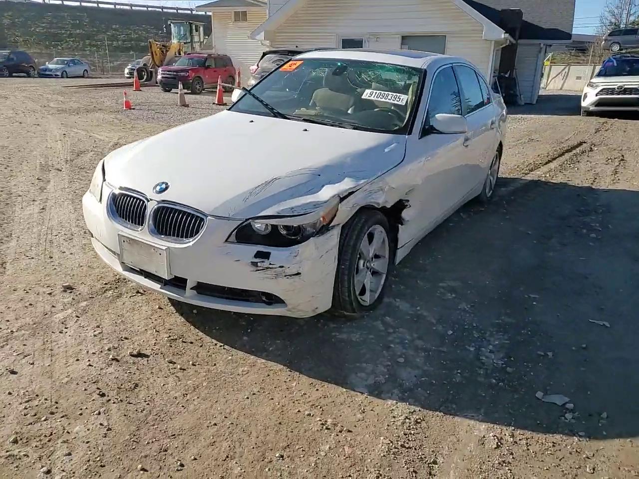 Фото: WBANF735X7CU26367