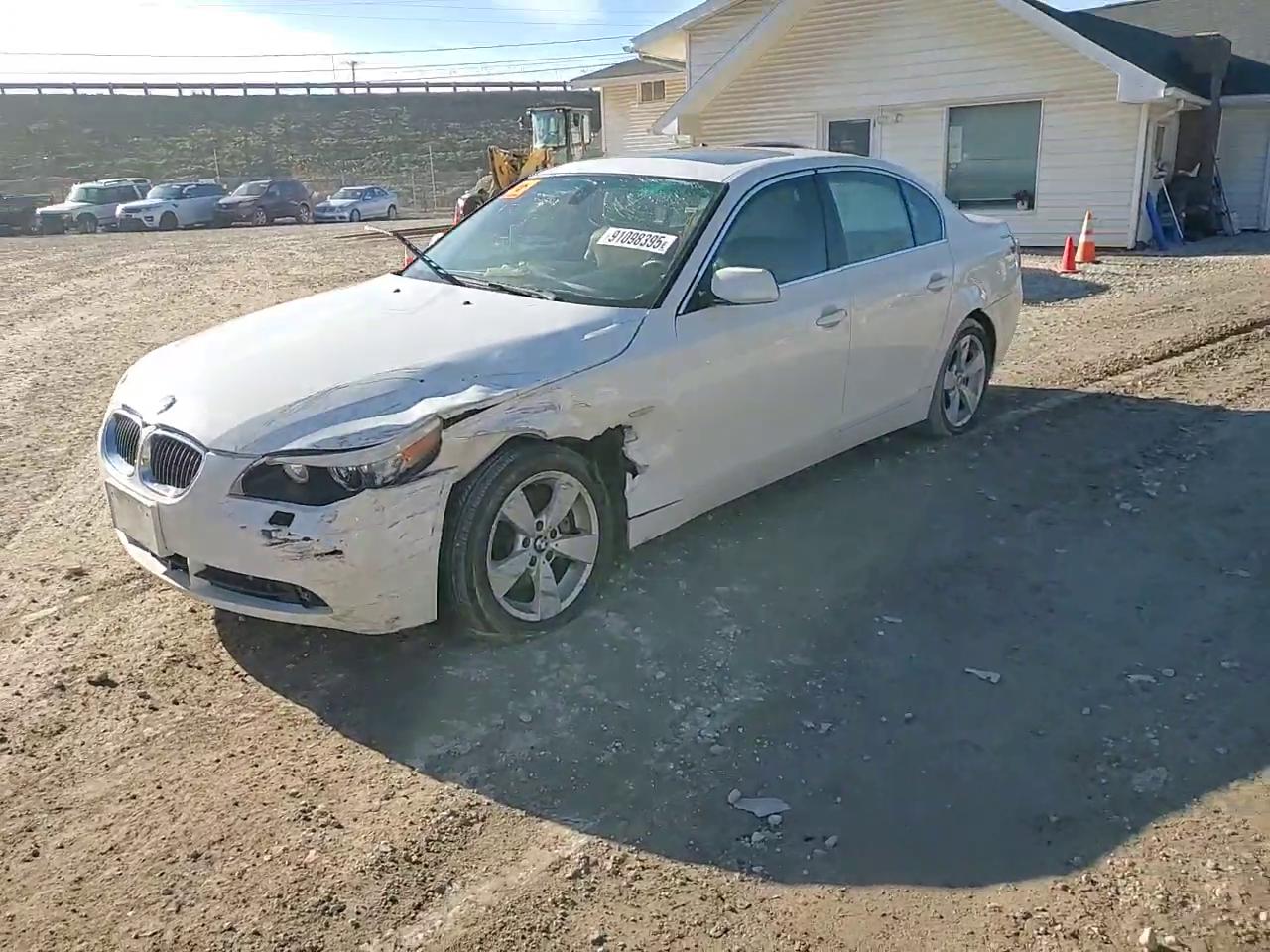 Фото: WBANF735X7CU26367