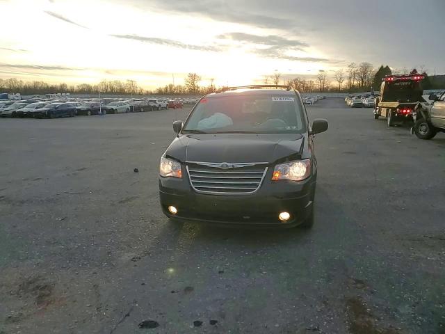 2008 Chrysler Town & Country Touring VIN: 2A8HR54P68R841263 Lot: 93761795