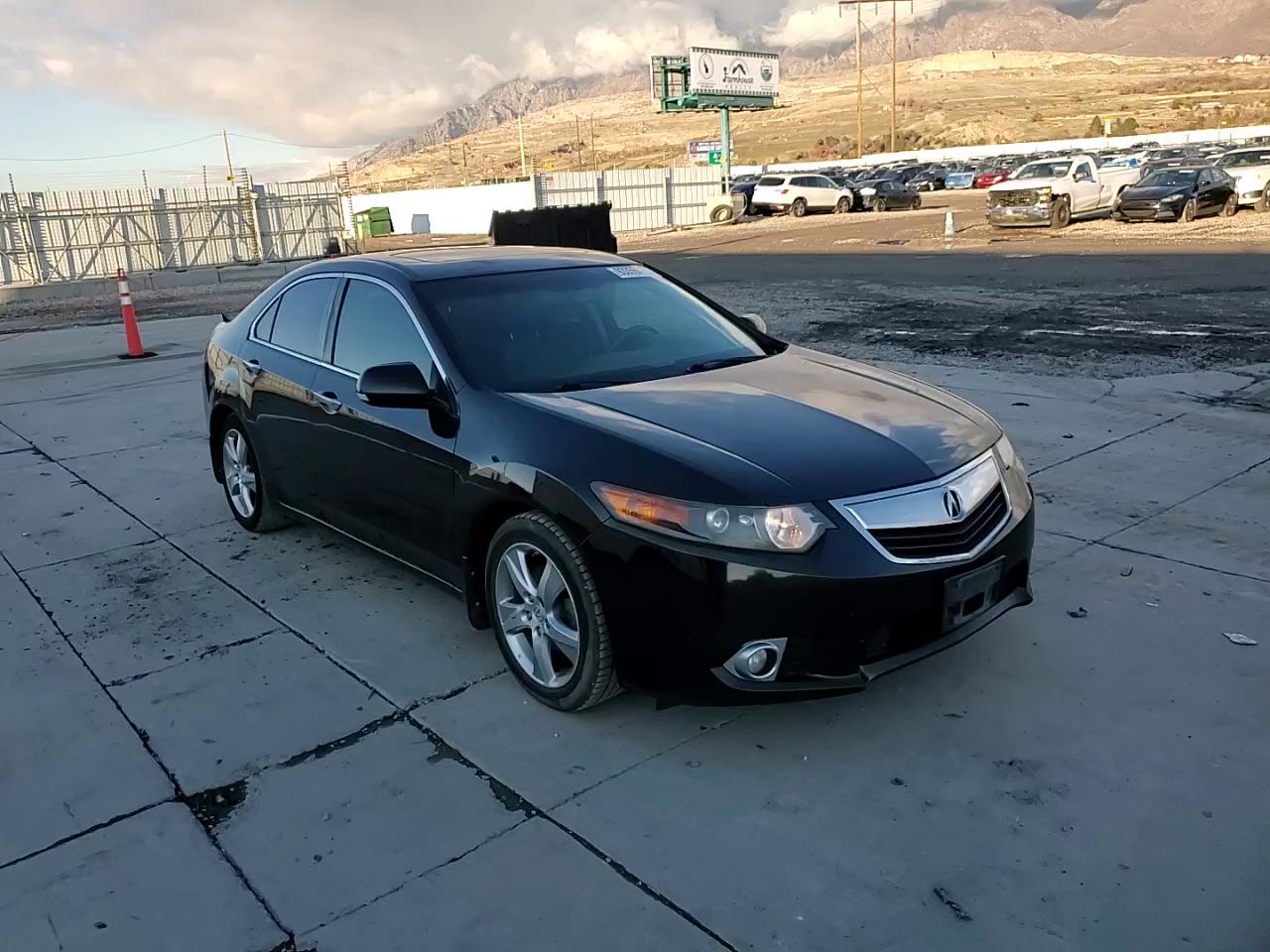 Фото: JH4CU2F68BC008145