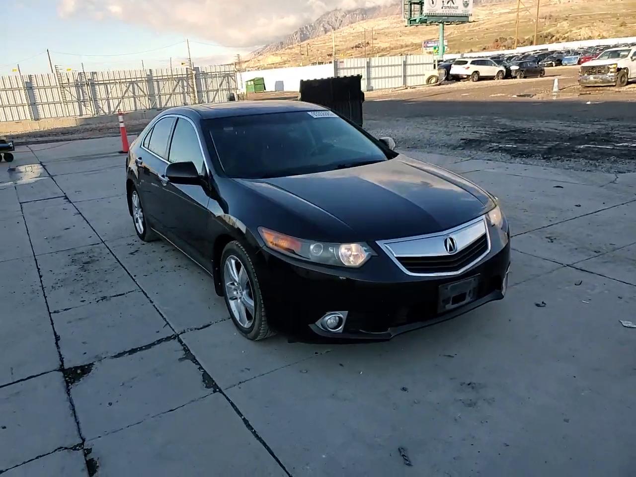 Фото: JH4CU2F68BC008145