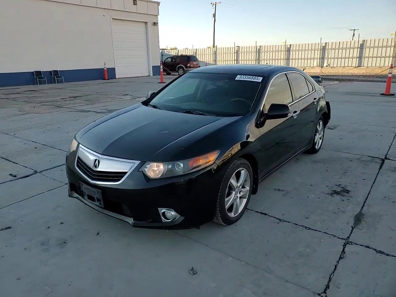 Фото: JH4CU2F68BC008145