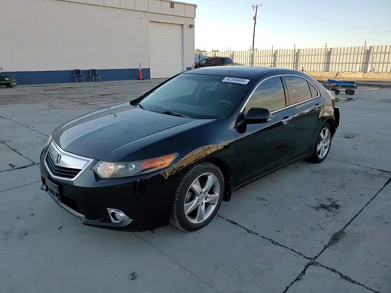 Фото: JH4CU2F68BC008145