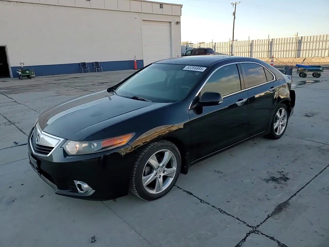 Фото: JH4CU2F68BC008145