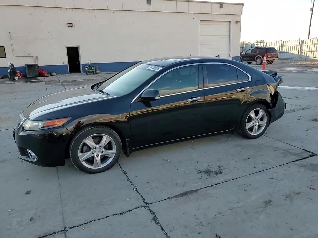 Фото: JH4CU2F68BC008145